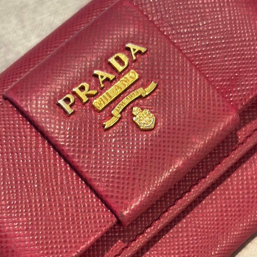 Prada Raspberry Pink Bow Santiago Leather Key Holder Gold Hardware - Picture 3 of 16